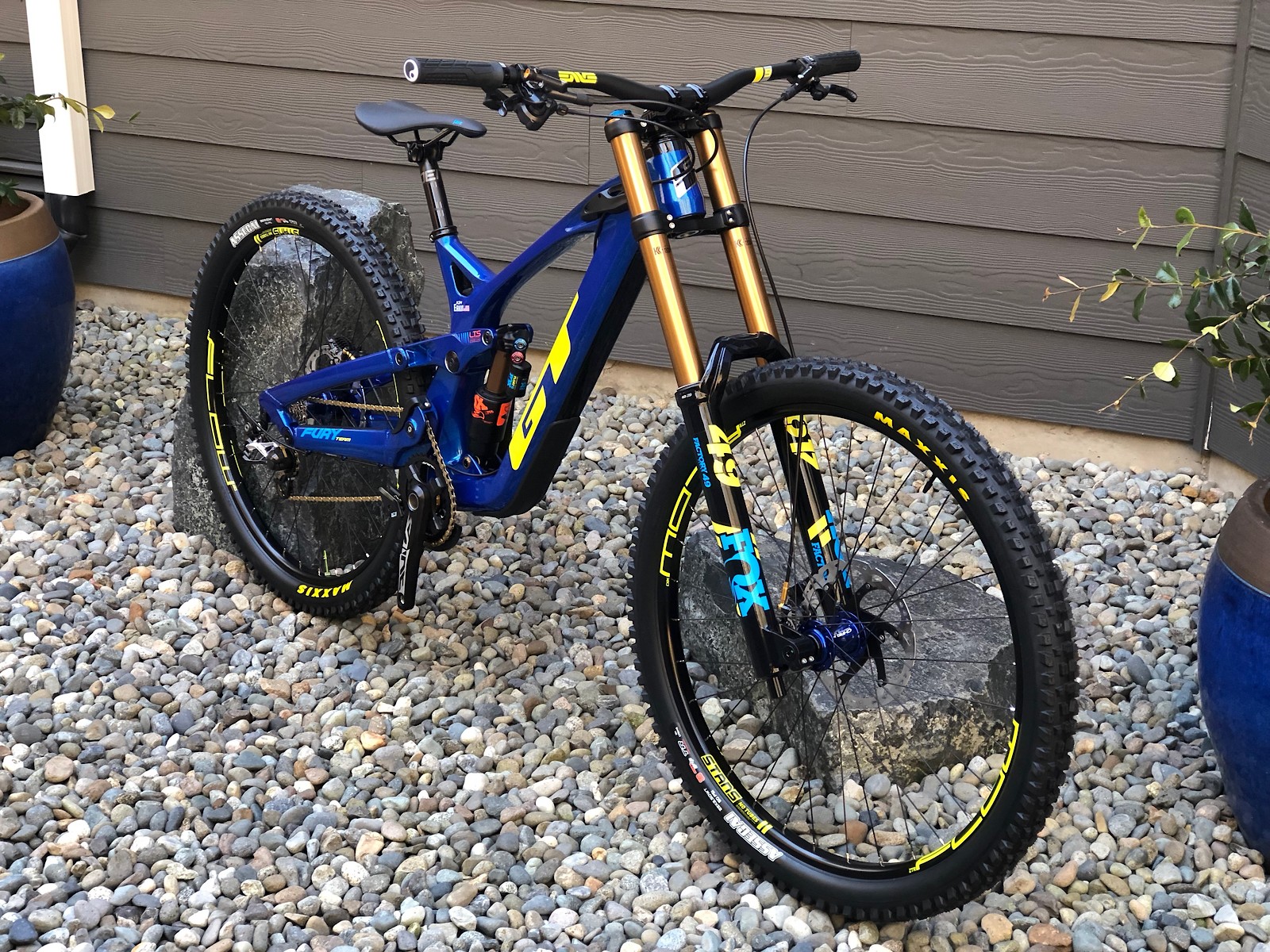 2019 GT Fury Team Carbon 29r Dirtandsnow s Bike Check Vital MTB