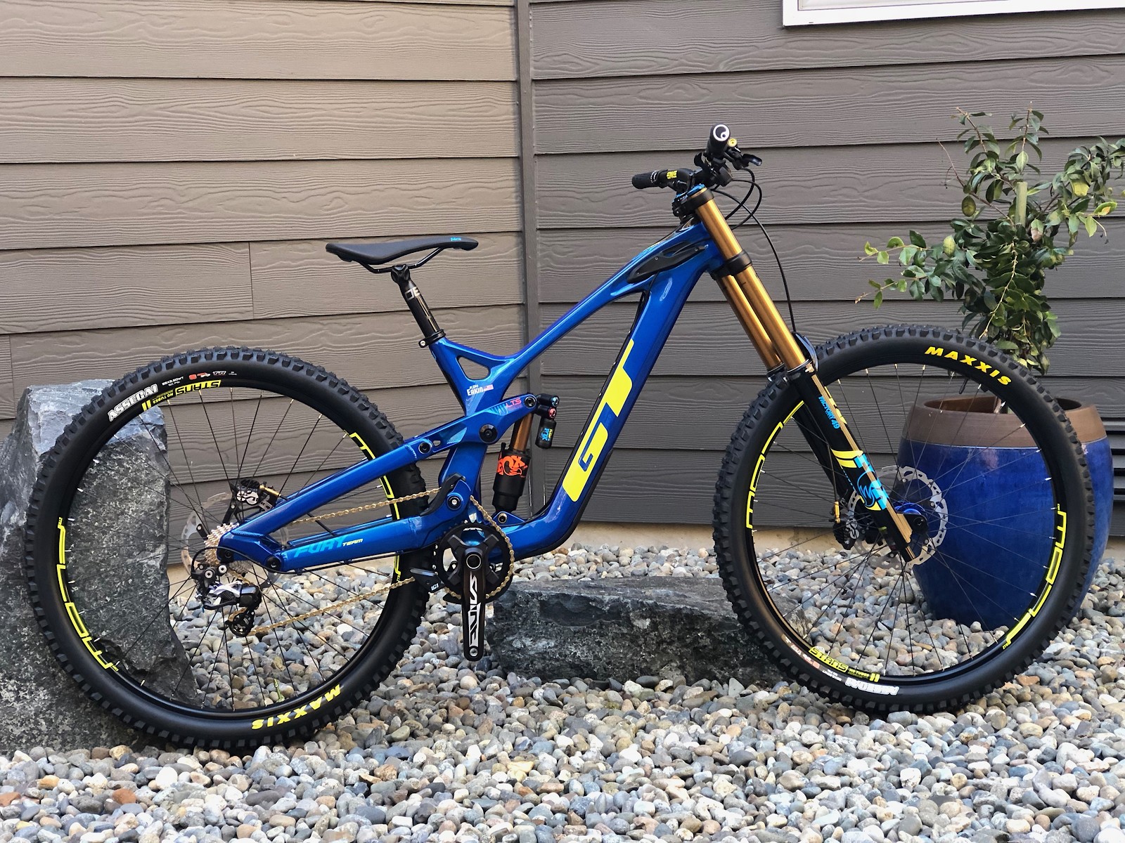 2019 GT Fury Team Carbon 29r Dirtandsnow s Bike Check Vital MTB